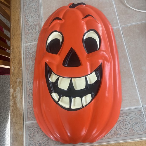 Vintage inch plastic - plastic, molded