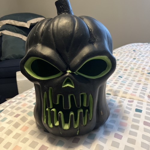 Evil black green skull - evil,